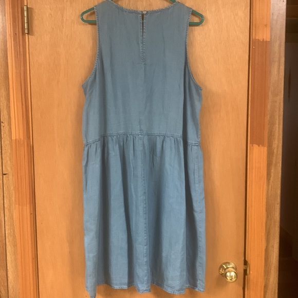 Lightweight denim dress - Picture 4 of 4